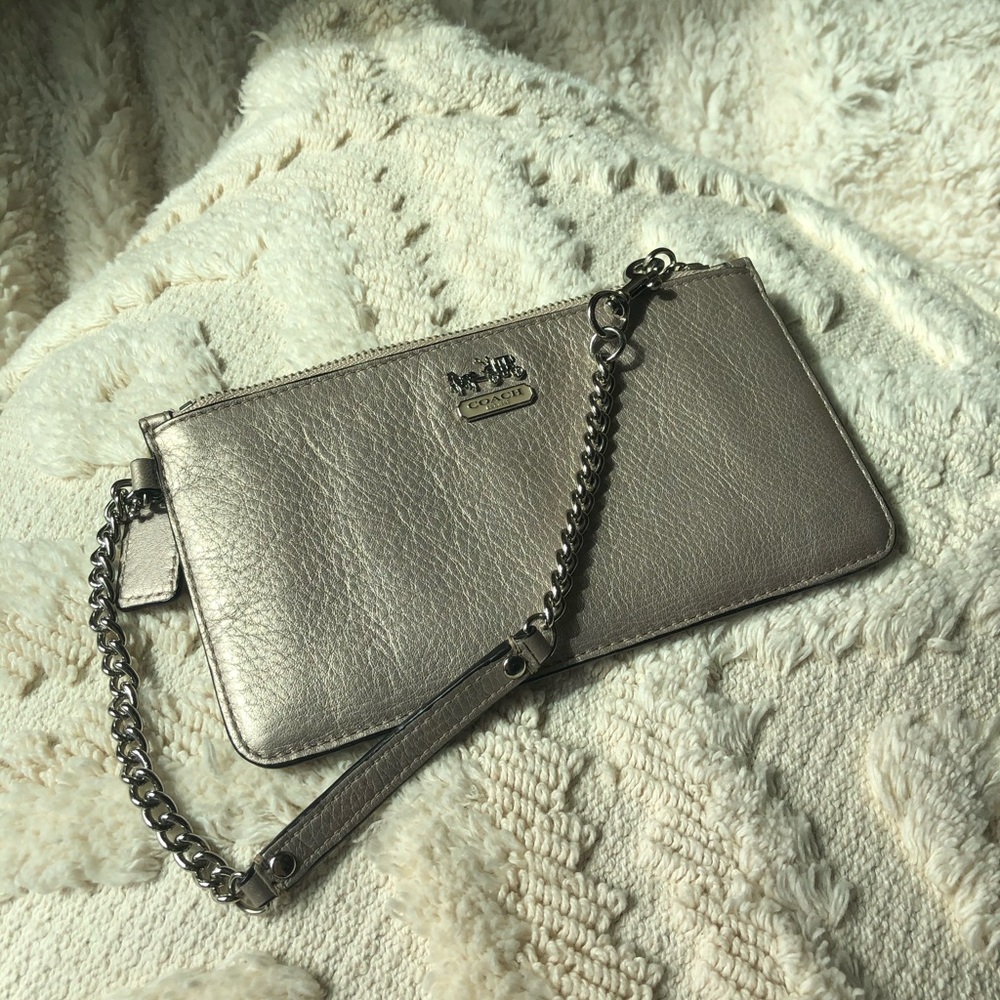 ✨ COACH WRISTLET ✨